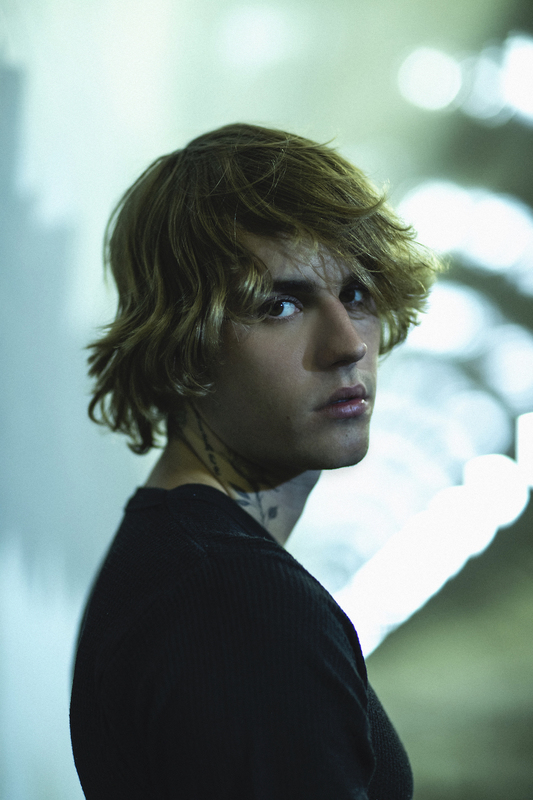 JUSTIN BIEBER