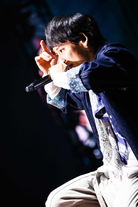 UVERworldのアーティスト写真