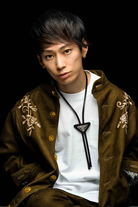 UZUMAKI,TAKUYA∞(UVERworld)のアーティスト写真
