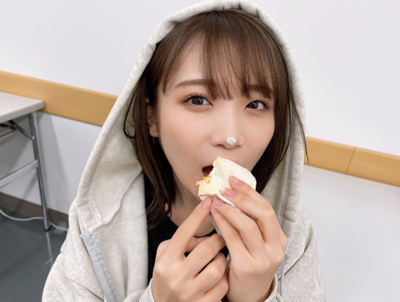 秋元真夏の画像
