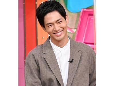 松下洸平 津田健次郎と 最愛 ポーズ 2人が隠している事 が気になりすぎる 歌詞検索サイト Utaten ふりがな付