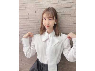 柏木由紀 透け感ワンピにドキッ シャンパン片手にエレガントな色気を放つ 歌詞検索サイト Utaten ふりがな付