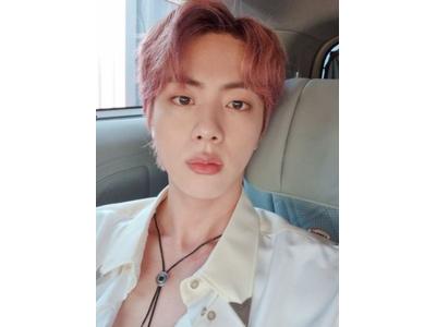 Bts ジン リボンが進化して頭にお花が咲いた カワイイ の言葉しか出てこない 歌詞検索サイト Utaten ふりがな付