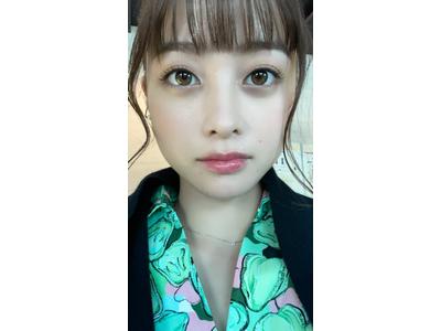 橋本環奈 はんなり和服美人 麗しの振袖姿でワンコを抱っこ 歌詞検索サイト Utaten ふりがな付