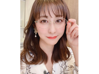 斎藤ちはる 妹と祖母の家でまったり ティーカップ越しの美人姉妹に衝撃走る 歌詞検索サイト Utaten ふりがな付
