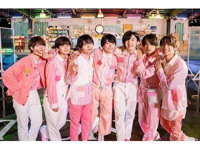 なにわ男子 ショッキングピンクの衣装でキラッキラな7人にキュンキュン 歌詞検索サイト Utaten ふりがな付