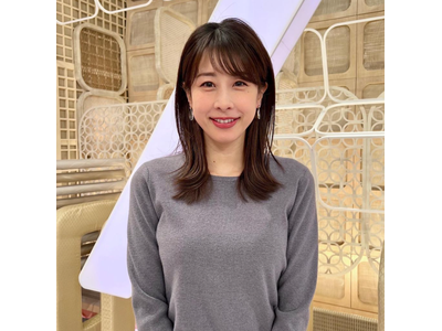 加藤綾子 肩越しに見える手鏡の中の美女 本番前の身だしなみチェックは完璧 歌詞検索サイト Utaten ふりがな付
