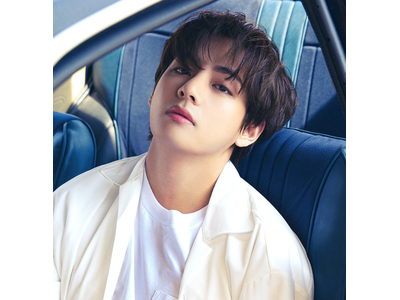 Bts V 愛犬ヨンタンに顔をうずめてラブラブ キュン必至のウインクがたまらない 歌詞検索サイト Utaten ふりがな付