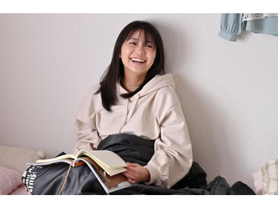 大原優乃 佐藤寛太とベッドでラブラブ 布団からちょこんと顔を出す姿がたまらない 歌詞検索サイト Utaten ふりがな付