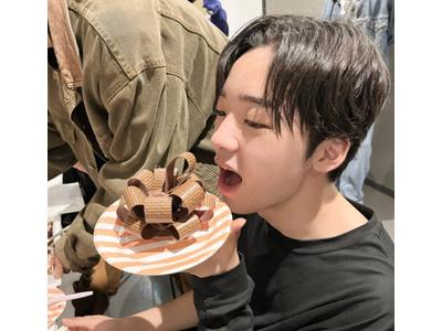 Be First Ryuhei もう何しても可愛い ピンクニットの破壊力が反則レベル 歌詞検索サイト Utaten ふりがな付