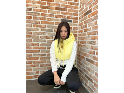 Blackpink ジェニー 新ヘアカラーは鮮やかオレンジ 花より美しいウエストチラ見せ姿にドキッ 歌詞検索サイト Utaten ふりがな付