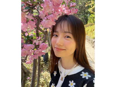 島崎遥香 腹ちらデニム姿がセクシー チューリップ畑に降臨した女神様 歌詞検索サイト Utaten ふりがな付