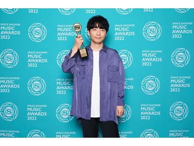 星野源 薄い赤 ってなんのこと ポーズがあざと可愛いくてキュンキュン 歌詞検索サイト Utaten ふりがな付