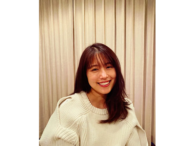 有村架純 黒縁メガネがオシャレ 広末涼子のエッセイを美しい表情でアピール 歌詞検索サイト Utaten ふりがな付