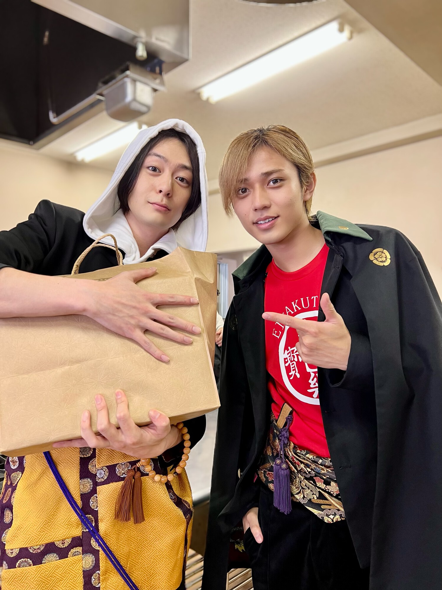 キンプリ永瀬廉、犬飼貴丈の誕生日をお祝い！カッコイイが大渋滞中 | 歌詞検索サイト【UtaTen】ふりがな付