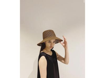 新木優子 麦わら帽子がよく似合う 夏らしい涼し気コーデ披露で 可愛い 素敵 の声 歌詞検索サイト Utaten ふりがな付