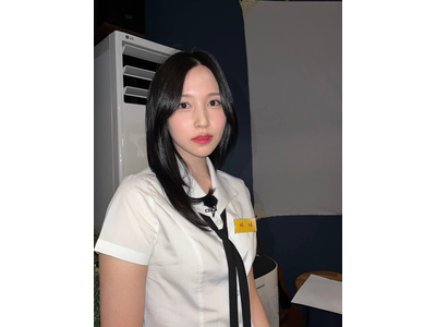 Twice ミナ 清楚な雰囲気漂うモノトーンコーデ 透明感抜群な姿にうっとり 歌詞検索サイト Utaten ふりがな付