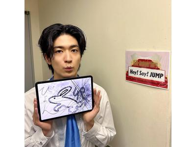 知念侑李　うさぎ　サイン 知念侑李 うさぎ サイン 明日の鑑賞会楽しみでしかない！！ 知念も誘っ