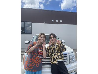 亀梨和也、なにわ男子・藤原丈一郎とちゅきちゅきポーズ！眼福