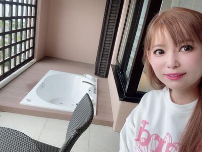 美少女　　入浴中 中川翔子、入浴中の姿にドキドキ！沖縄の豪華ホテルでジャグジーを堪能する姿を投稿 | 歌詞検索サイト【UtaTen】ふりがな付