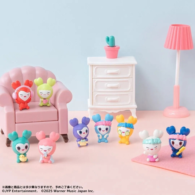 TWICE LOVELYS マスコットイメージ3