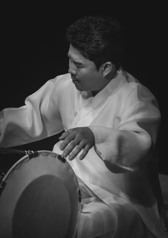 伝統楽器ミュージシャン：イ・ジュニョン