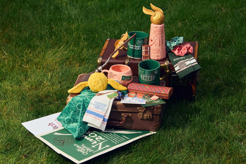 ハリーポッターのグッズが詰まったトランク