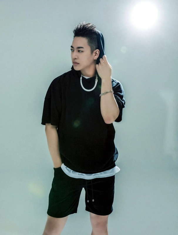 三山凌輝 ポートレート1