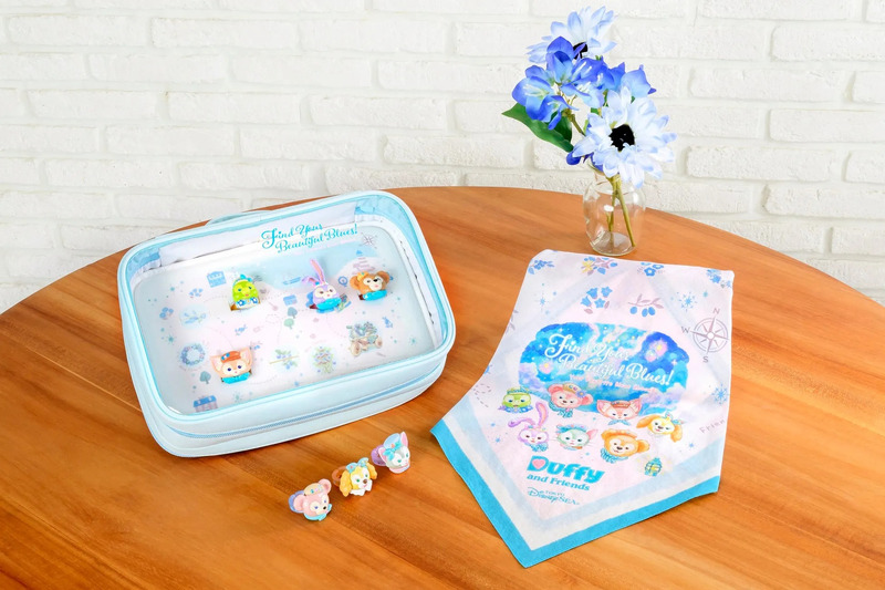 リングとマルチケース、青い花