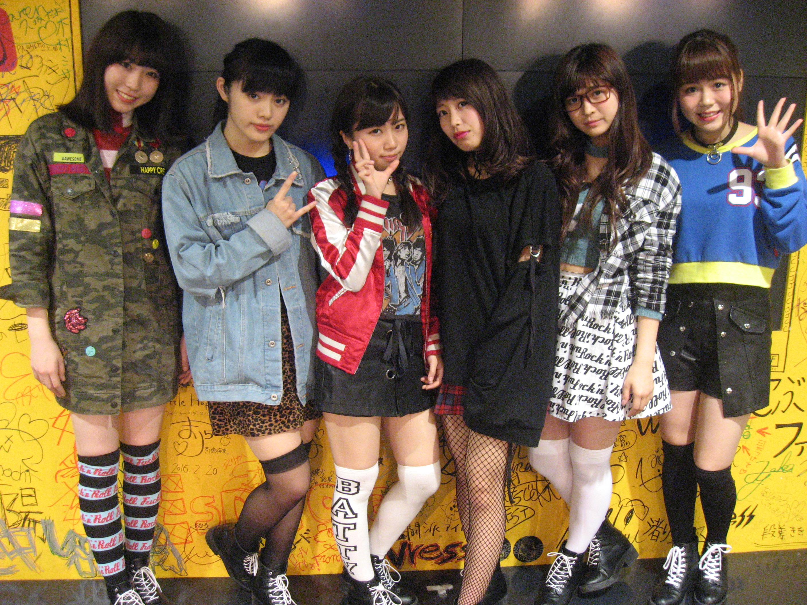 祝オリコン1位！指原莉乃も大絶賛の“大阪さん”こと「大阪☆春夏秋冬」のクールなパフォーマンスとキュートなしぐさに